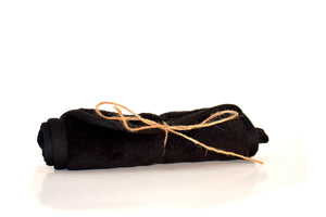 Exfoliating Towel / Makeup Erase It can help you remove dead skin cells, wipe away foundation, mascara, lipstick, waterproof makeup, and leave your skin clean and healthy. 